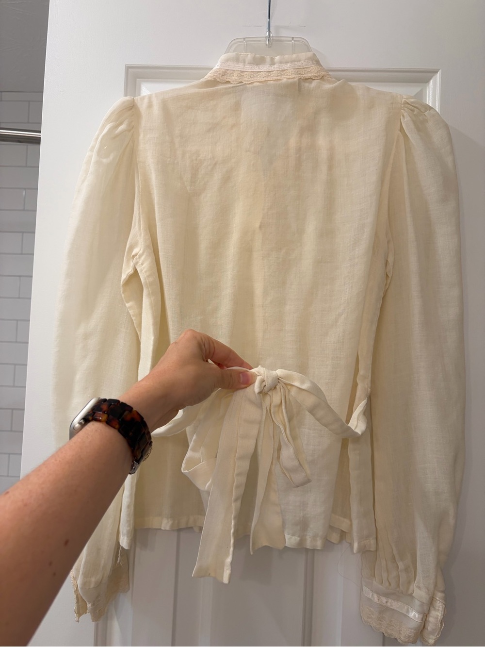 Vintage Cream Lace Trim Button Blouse by (Jessica’s Gunnies San Fran) Gunne Sax - Picture 9 of 10